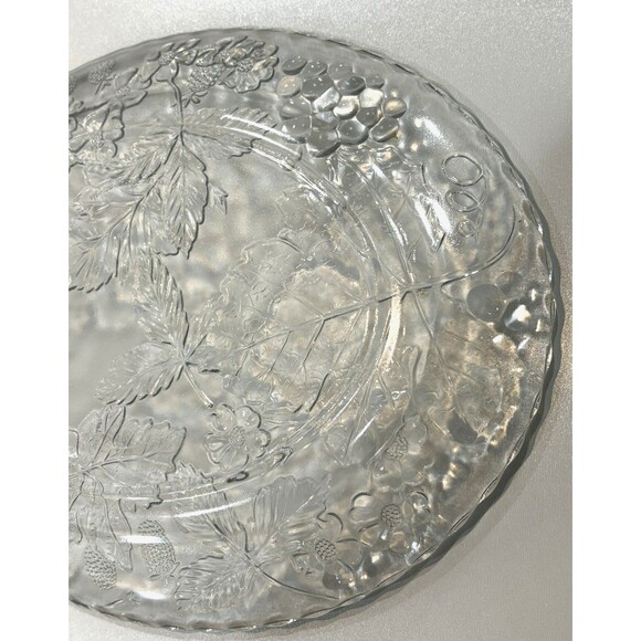 Vintage Oval Glass Serving Platter – Grape & Leaf Pattern – 18"x13.5" – Elegant - Picture 7 of 10